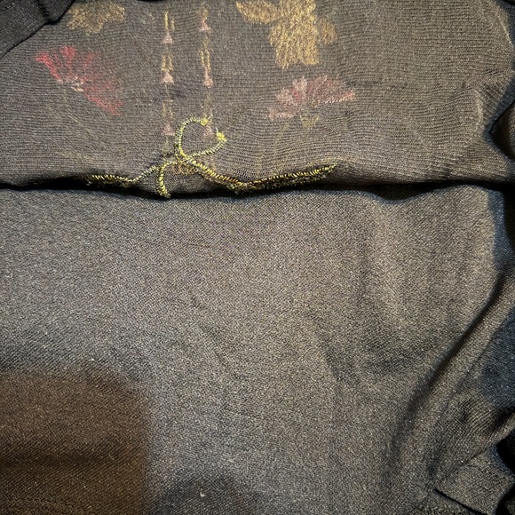 Style & Co. Black Top with Colorful Floral Embroidered Sz S - Picture 10 of 10